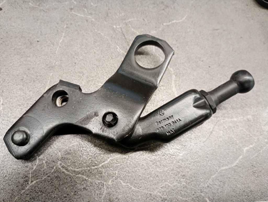 038103390 элементы монтажные двигателя seat leon 1.9 tdi atd Оригинал