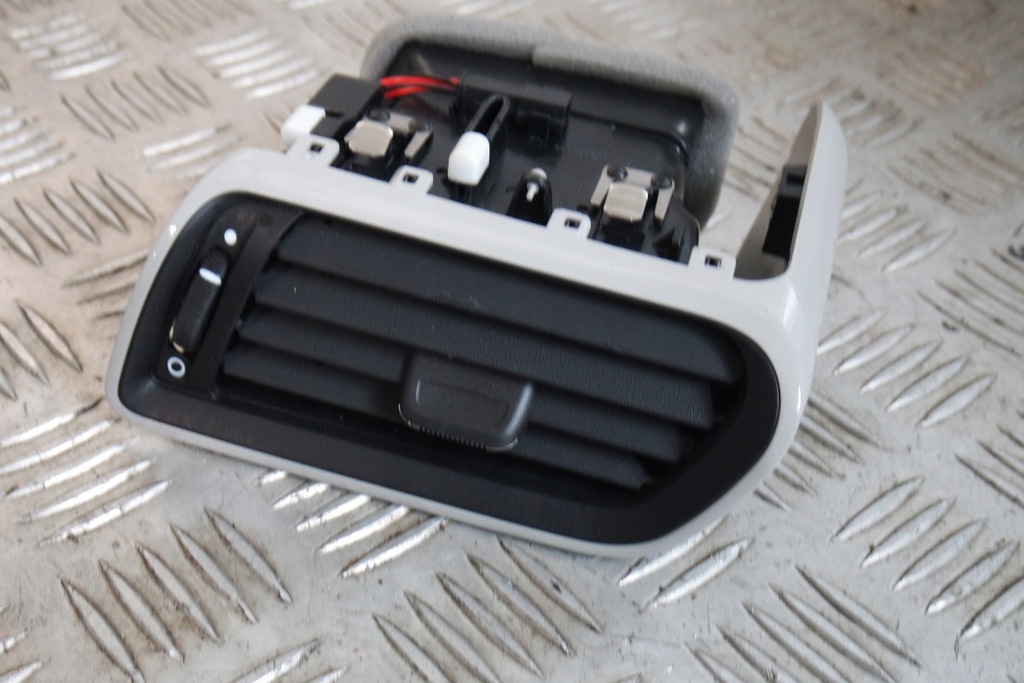 фото №1, Решётка обдув вентиляции porsche 991 99155213100