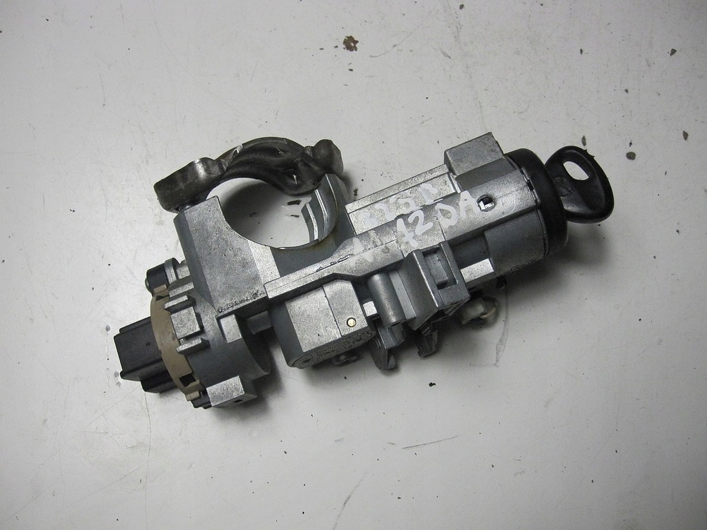 фото №1, Замок зажигания с ключ mazda 323f bj 98r