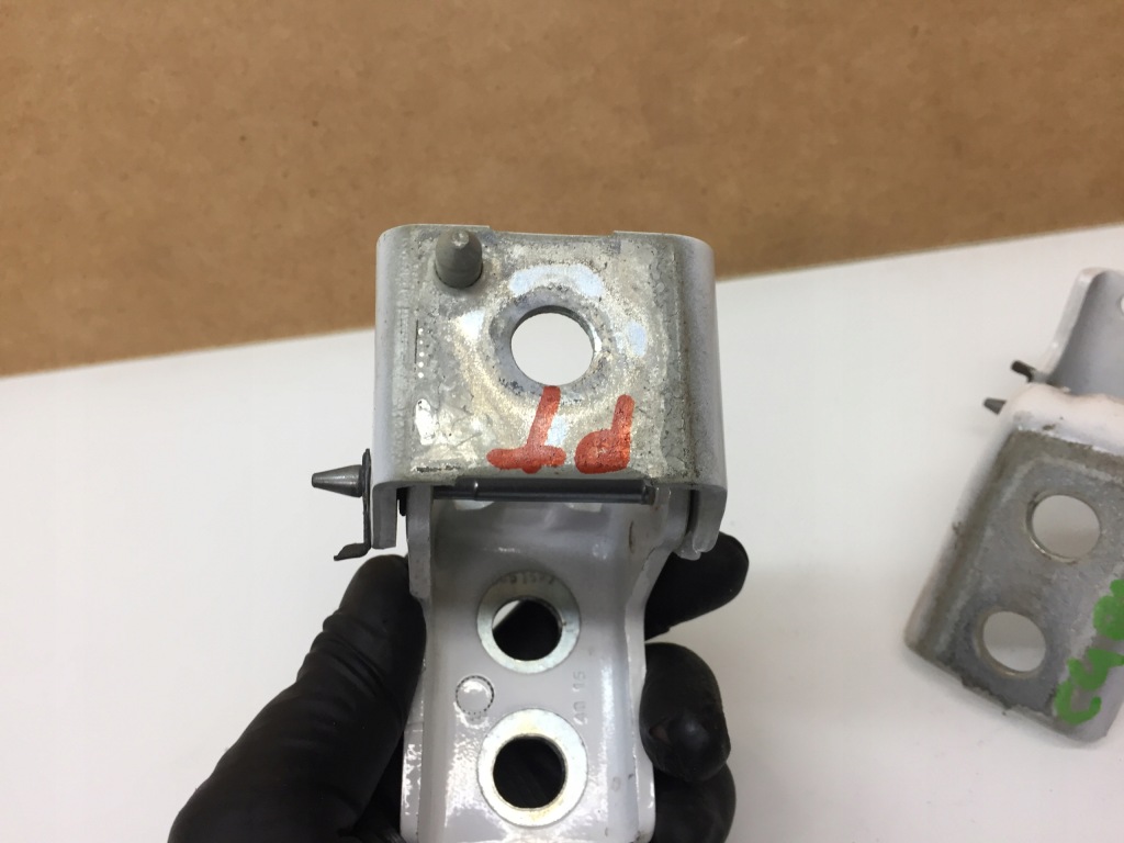 фото №2, C4 picasso ii петля петли дверь правый задняя ewpa