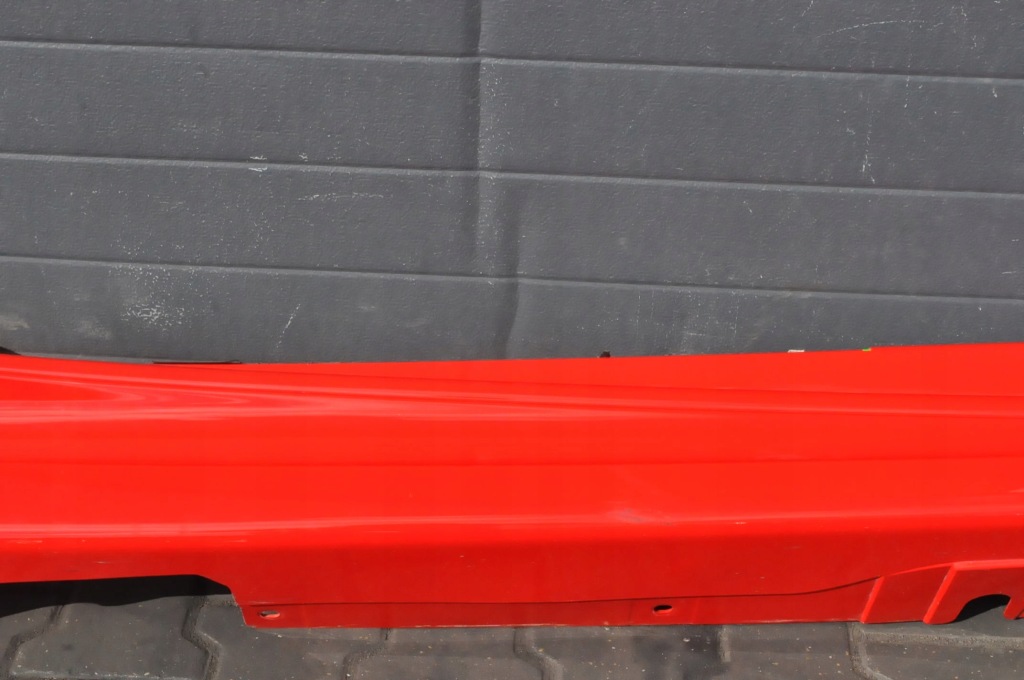 Ferrari california 4.3 накладка поріг права 69749600 Ціна