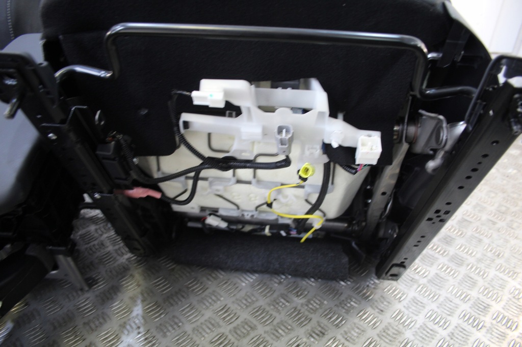 фото №6, Сиденья салон полукожа lexus ux 250h ux250h