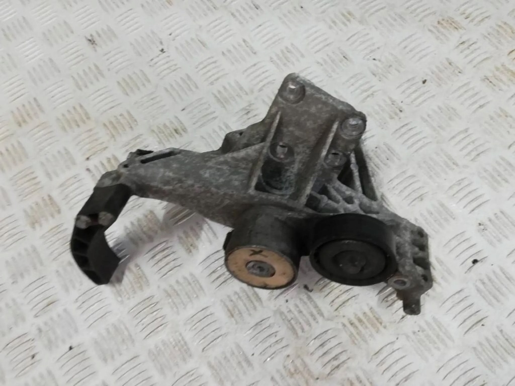 фото №1, Fiat 500 1,2 кронштейн основа кронштейн генератора 46820385