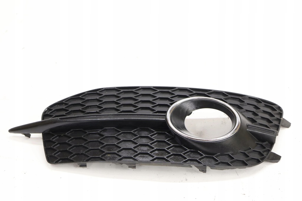 фото №1, Audi q3 решітка бампера права 8u0807682d