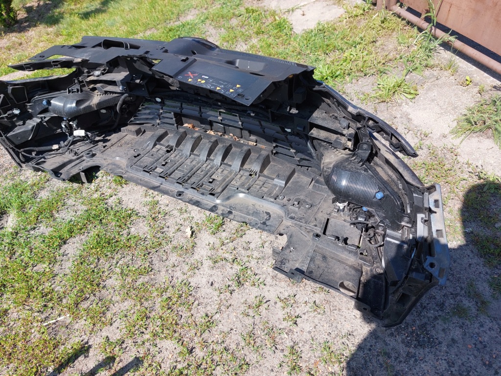 Бампер перед renault megane 4 iv 16- на 6 pdc комплектний Зі Шроту