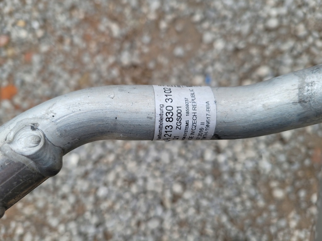 Пабтрубок  трубка кондиционера w213 e213 a2138303102 Оригинал