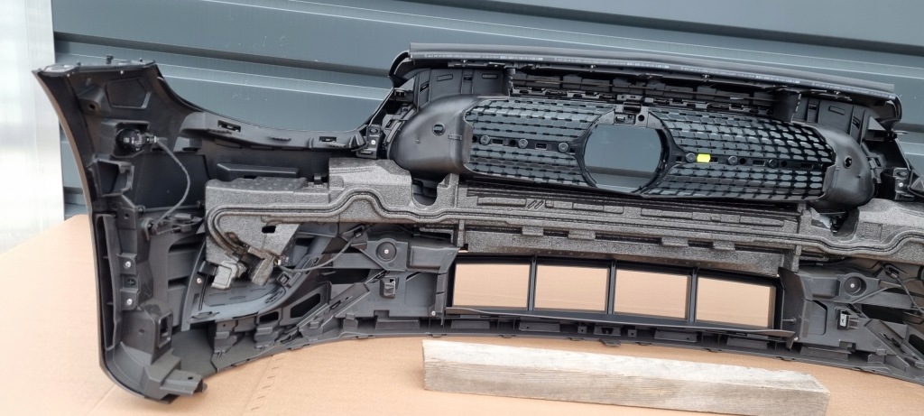 E klasa w213 рестайлинг  amg бампер перед оригинал a070 в Украине