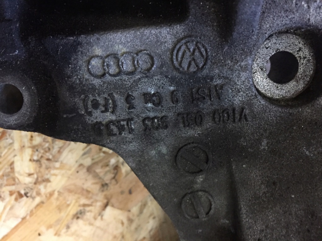 Audi оригінальний номер 03l903143d кронштейн кронштейн Зі Шроту