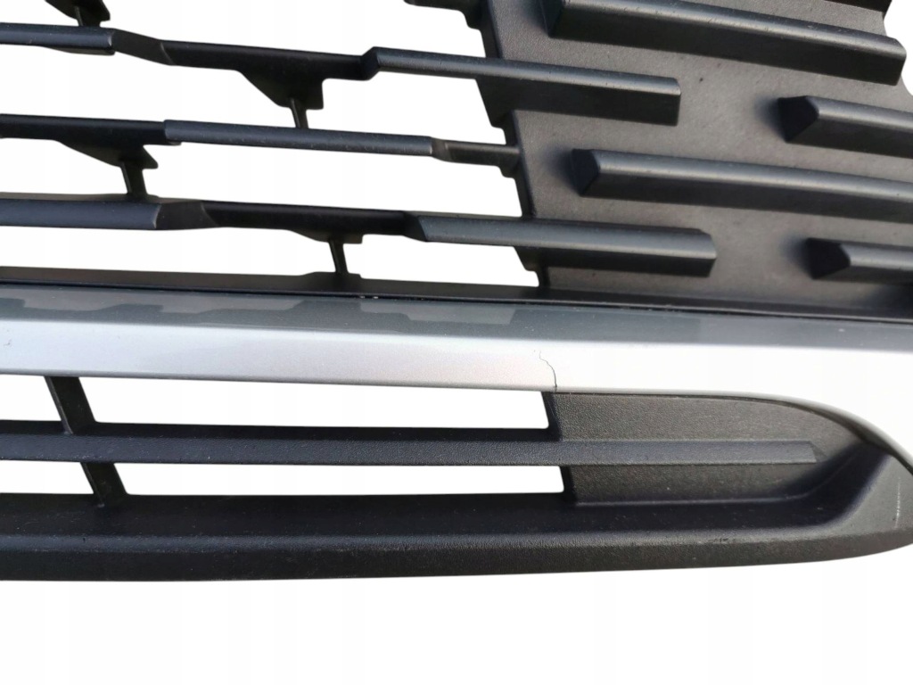 Бампер, решётка , решётка радиатора, решётка средняя opel mokka b 335. Оригинал