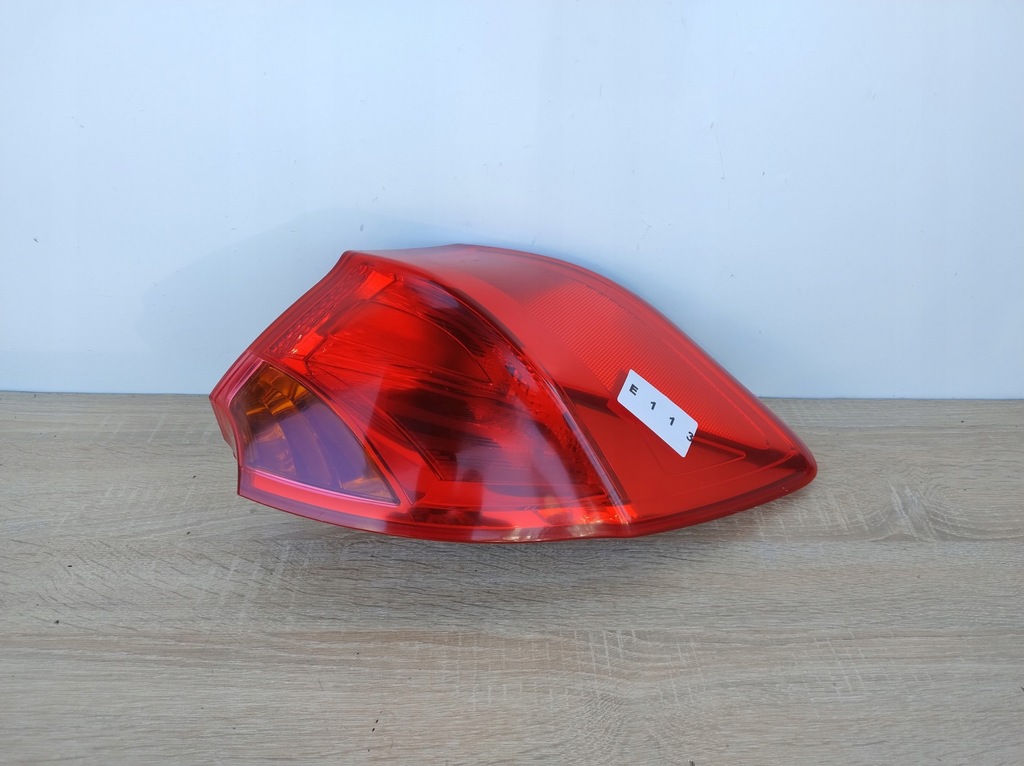 фото №1, Kia ceed 2012-2016 rok hb права лампа задня w крила 92402-a20 e113