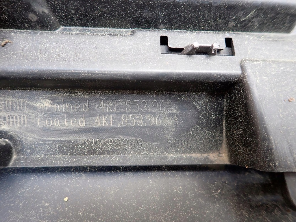 фото №13, Audi q8 e-tron 18- накладка молдинг двері правий перед