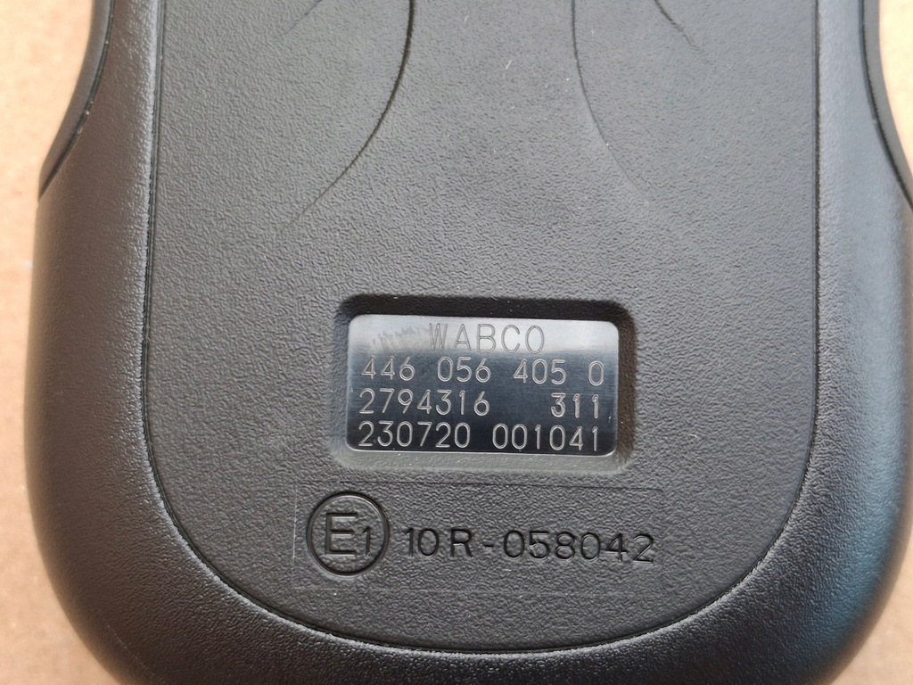 фото №8, Scania r s pilot панель управление подушек подвеска wabco 4460564050