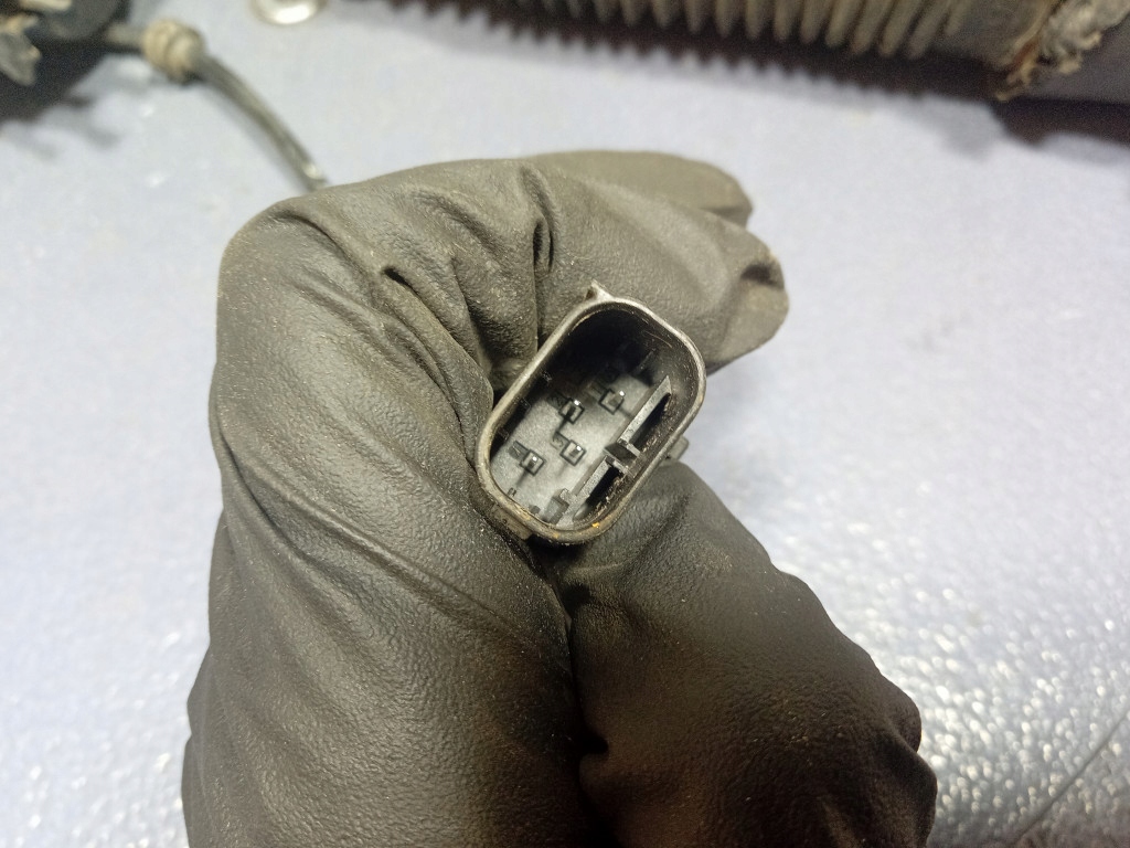 Mercedes gle w292 амортизатор лівий задній задній a2923261200 Недорого