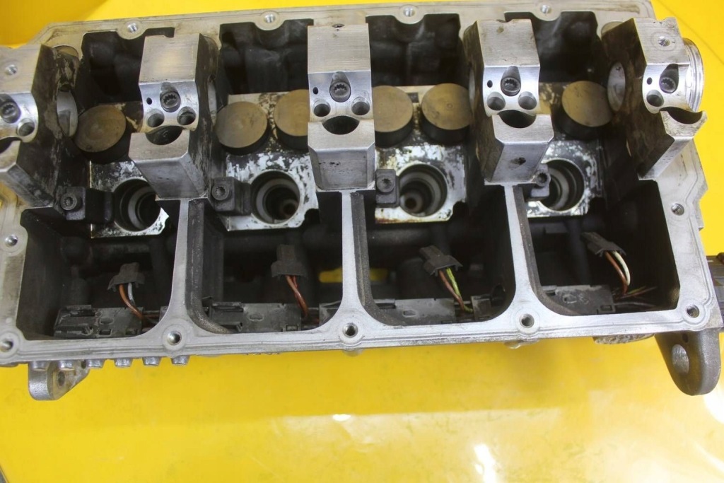 Головка audi a4 b7 vw seat skoda 2.0 tdi 8v bpw 038103373r Зі Шроту