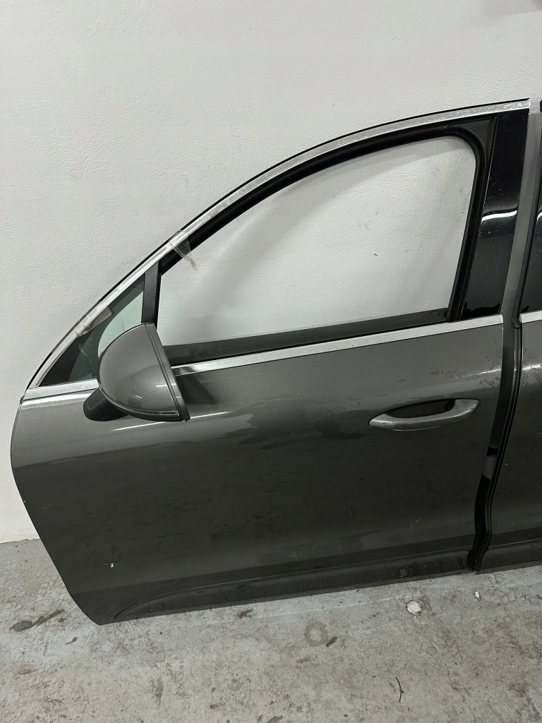 фото №1, Двері повний porsche macan 95b лівий перед w колір