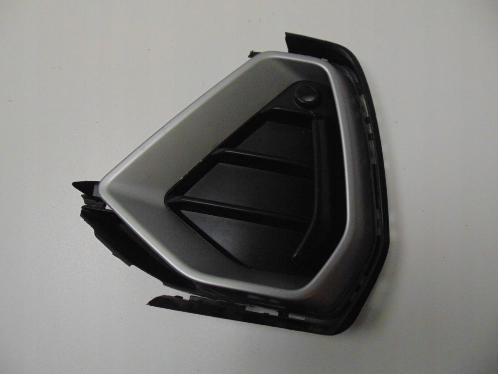 Купити Решітка w бампер права audi q3 ii 83a807681d