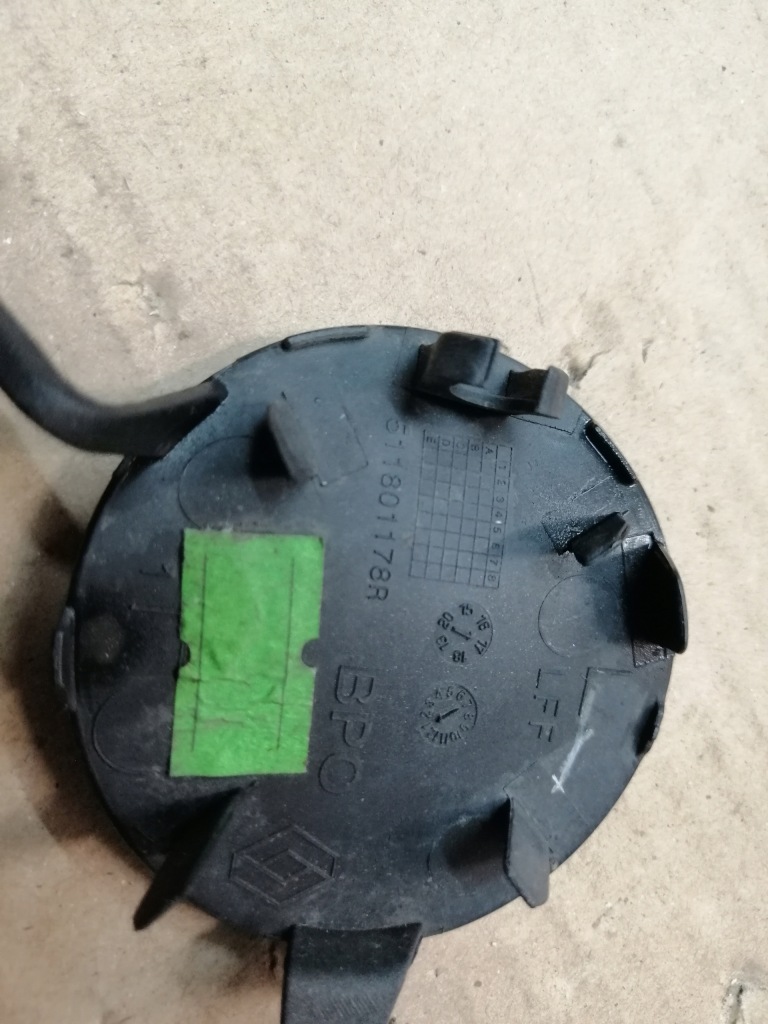 фото №2, Заглушка фаркоп бампера перед megane iv оригінал