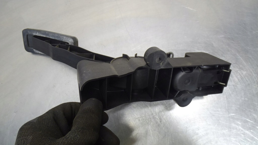 Педаль газа mercedes w245 b200 в Украине