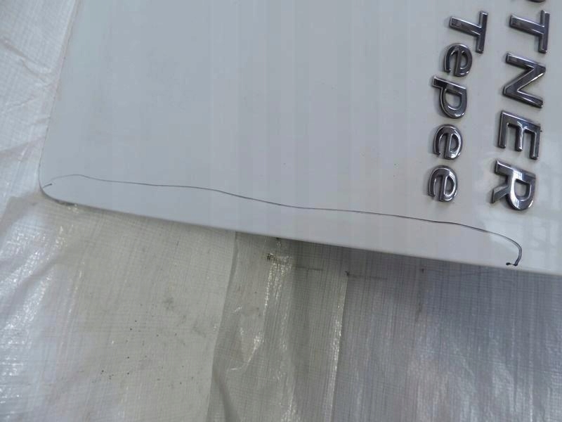 Кришка багажника задній opel combo e life в Україні