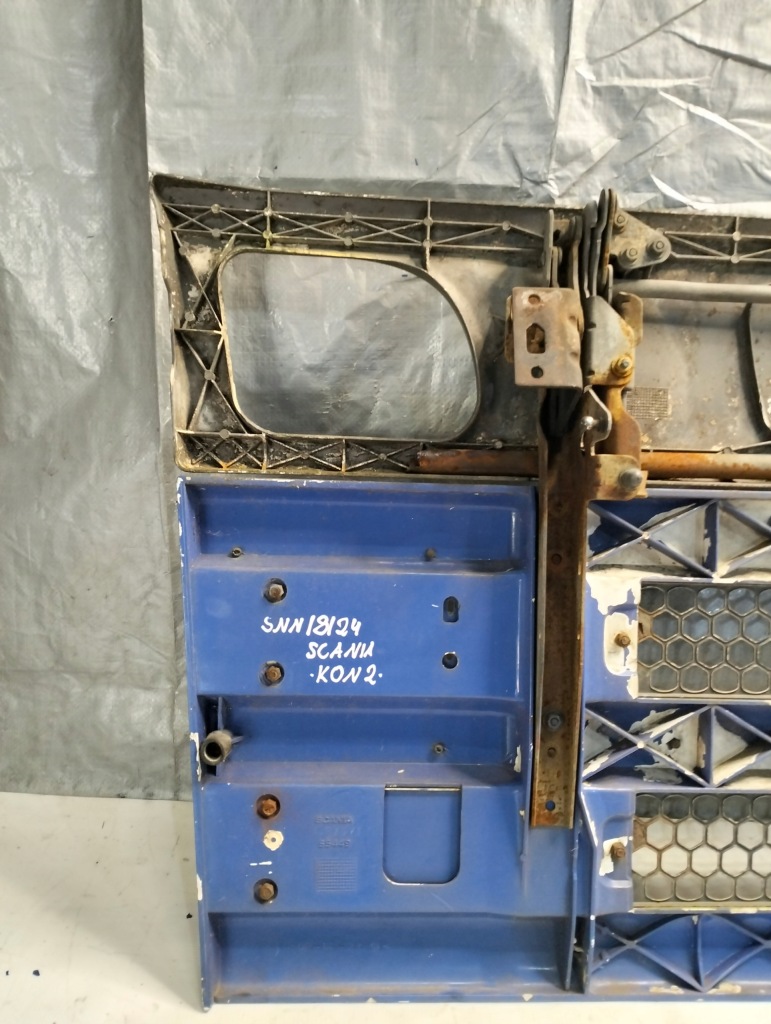 Решітка  решітка радіатора капот scania p94 bd4 2000r 1597571 s449 Київ