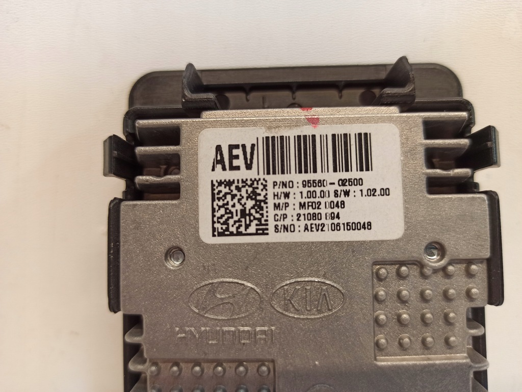 фото №5, Зарядний пристрій індукційна hyundai ioniq 95560-g2500