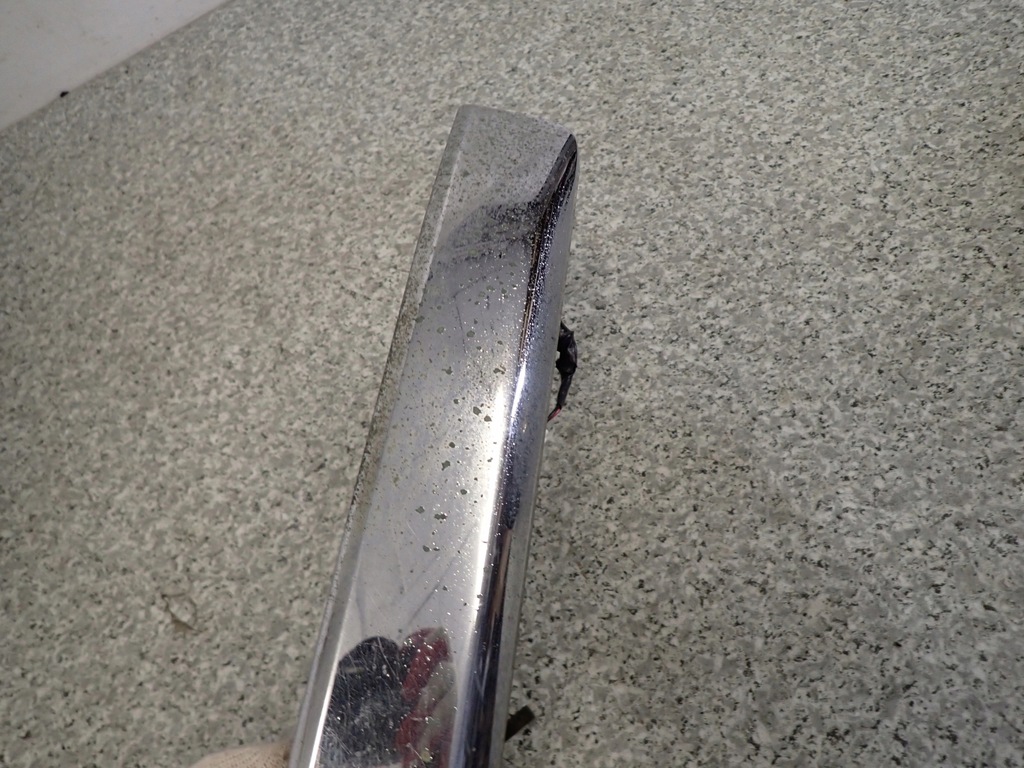 фото №4, Nissan xtrail t30 01- молдинг кришки задній ліхтарі номерного знака