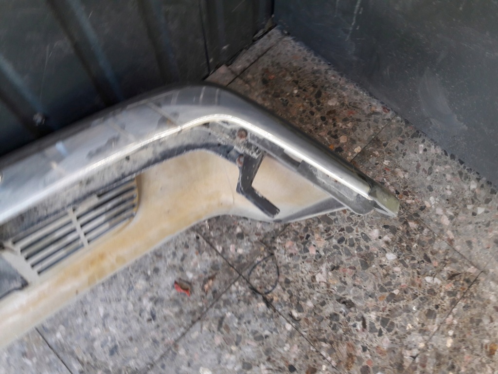 Бампер перед mercedes w126 szary 83r Ціна