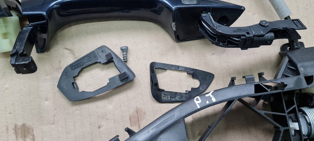 фото №8, Sq8 4m rsq8 q8 ручка дверь правая перед задняя каркас lj5l 4m8837206b a6 c8