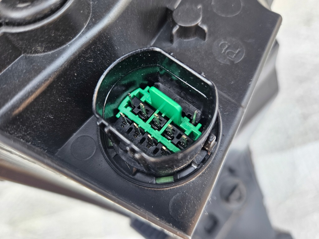 фото №6, Hyundai i20 lift лампа обычная правая 92102-q0000