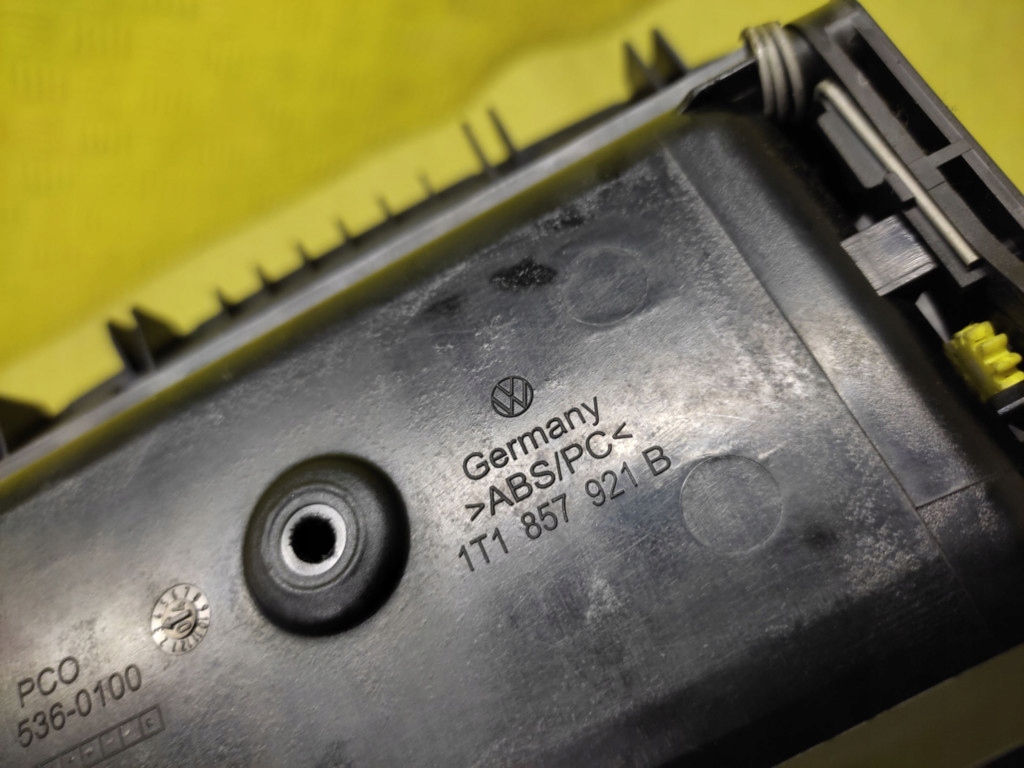 фото №10, Vw touran i бардачок ґрати обдув 1t1857921b