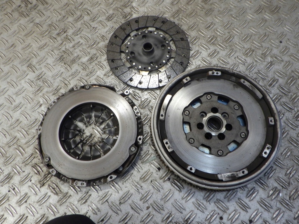 фото №4, Clio v 1,5dci сцепление полный двухмассовый маховик 302104374r