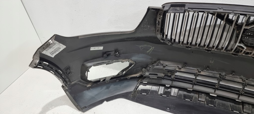 Бампер перед передний volvo xc40 17-20 6x pdc Недорого