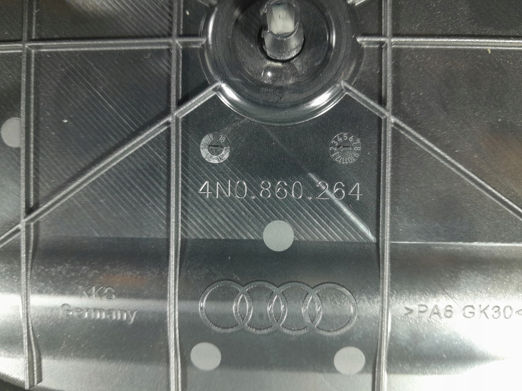 фото №7, Audi a8 d5 обшивка стены багажника 4n0867437b