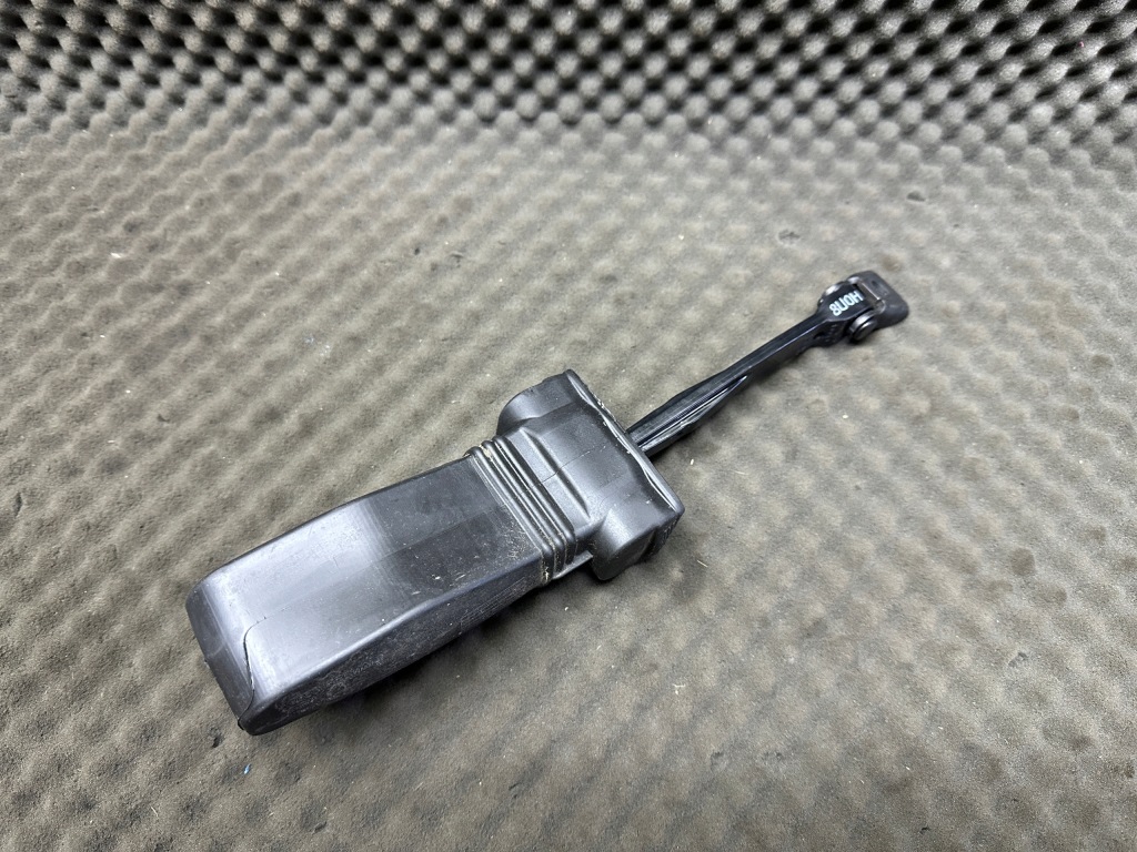 Купити 8u0839249d обмежувач двері задній audi q3