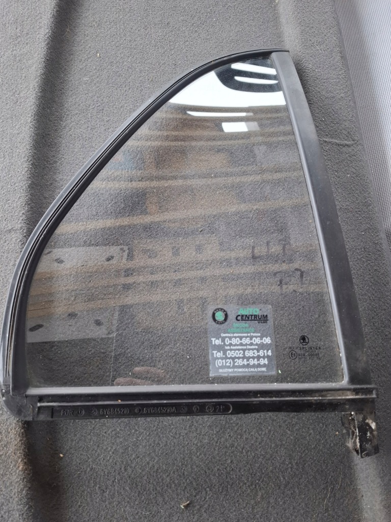 Skoda fabia 1 hb 5d скло бічна правий задній трикутне Ціна