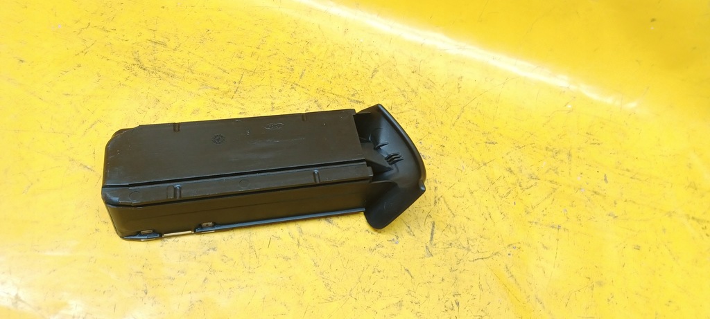 фото №8, Пепельница перед focus mk1 99-04r