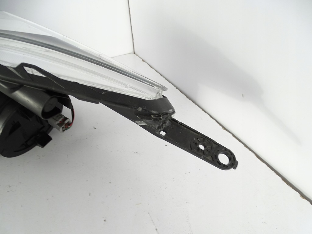 фото №6, Лампа перед правая subaru forester outback full led