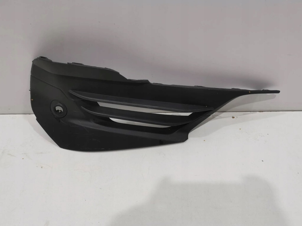 фото №1, Bmw 2 f46 решётка нижняя бампера передний lux !