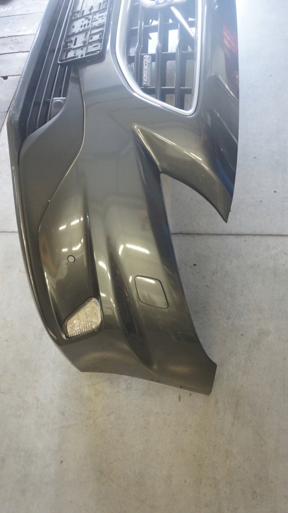 Бампер перед volvo v40 r-design 6-pdc омыватель цвет 455-16 в Украине