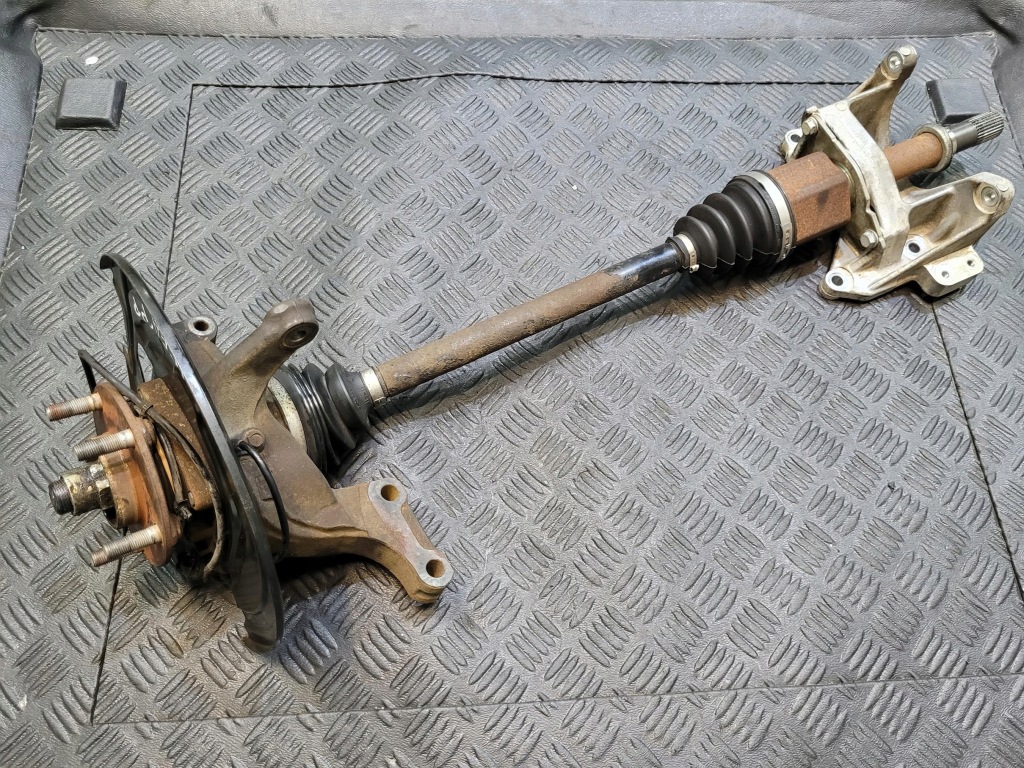 фото №1, Поворотный кулак ступица перед передняя правая приводной вал nissan leaf ii ze1