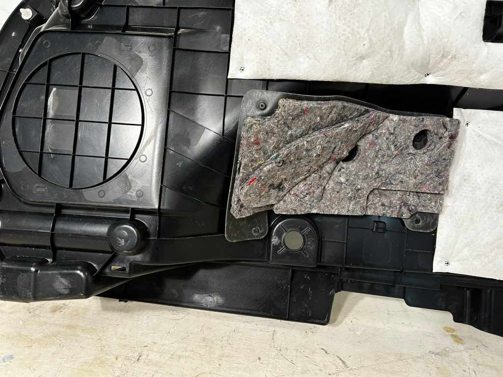 фото №14, Rav4 iv бензин d4d обшивка обивка багажника правая czarna