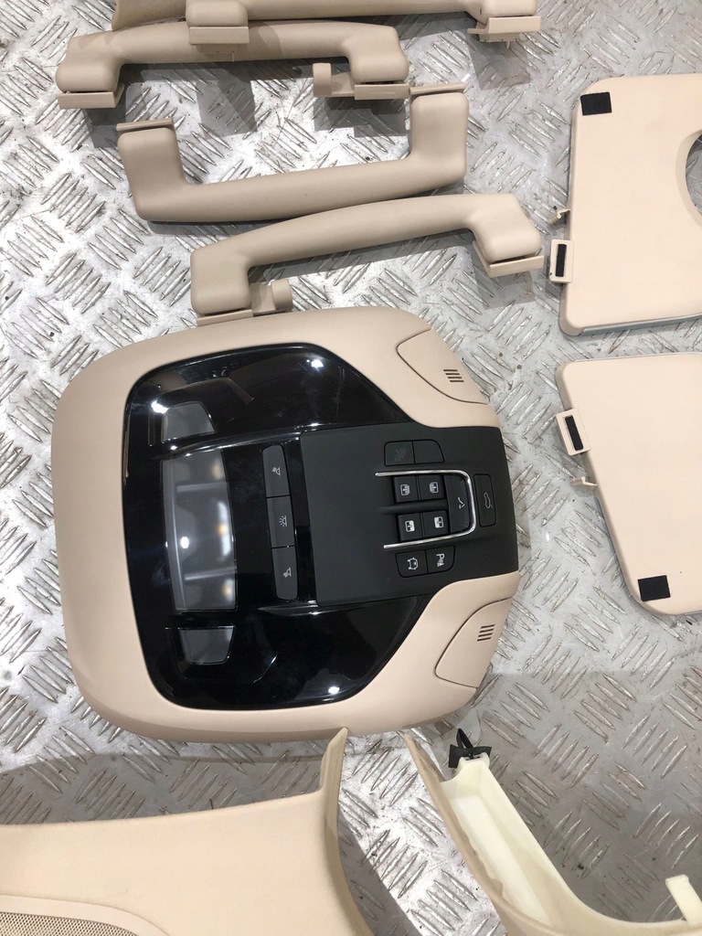 фото №8, Потолок потолок maserati levante pod панорама бежевый