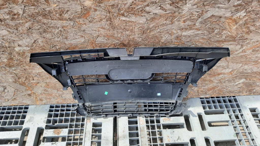 фото №8, Решітка радіатора audi a3 8p 8p0853651h