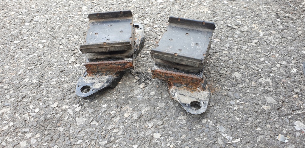 фото №1, Підпора гумовий елемент кронштейн ресора задня volvo xc90 ii