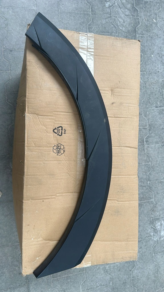 фото №1, Hyundai ioniq 5 2021-молдинг na крила права задня