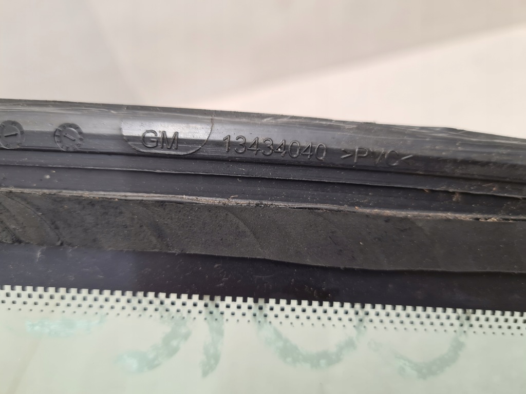 Стекло стекло кузовная левая opel corsa e Оригинал