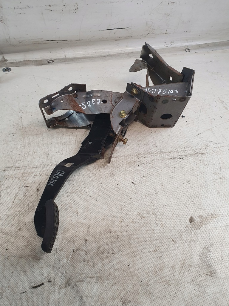 фото №1, Педаль тормоза mazda 6 i gg 02-05r.