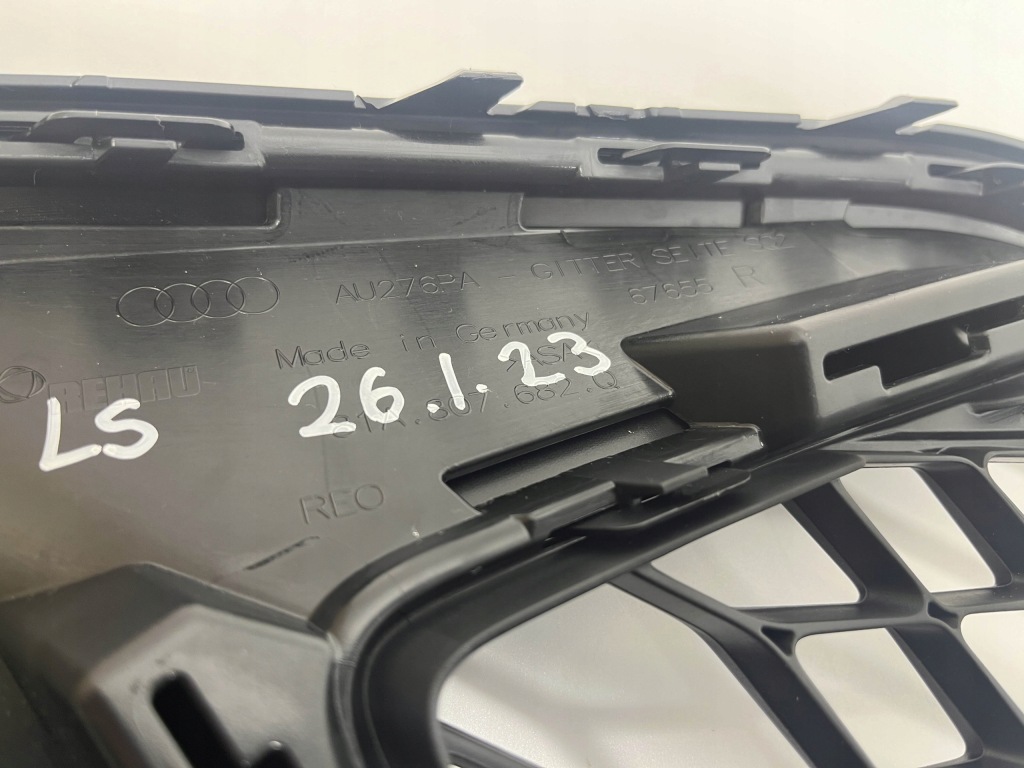 Audi q2 решітка бампера перед права ліва набір 81a807682q 81a807681q Ціна