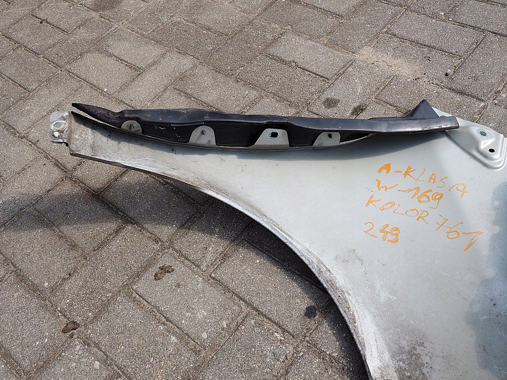фото №8, Mercedes a-klasa w169 крыло левый лак 761