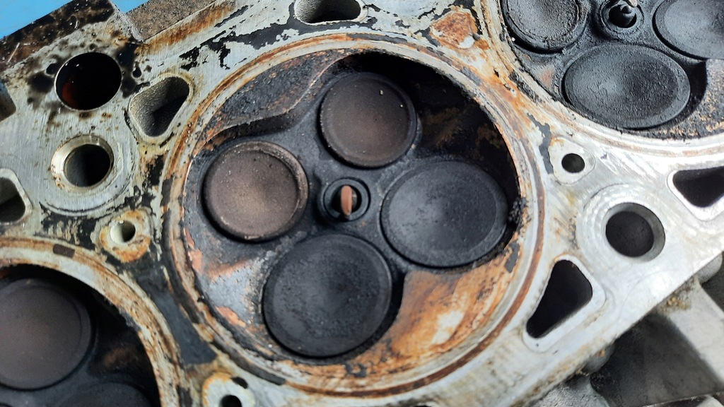 фото №8, Головка правая 04892064aa chrysler sebring 2.7b